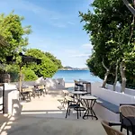 Physis Oikos Beachfront *
