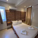 Physis Oikos Beachfront Апартаменты *
