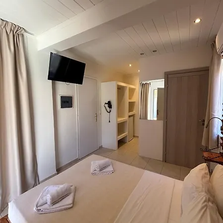 Physis Oikos Beachfront Apartment