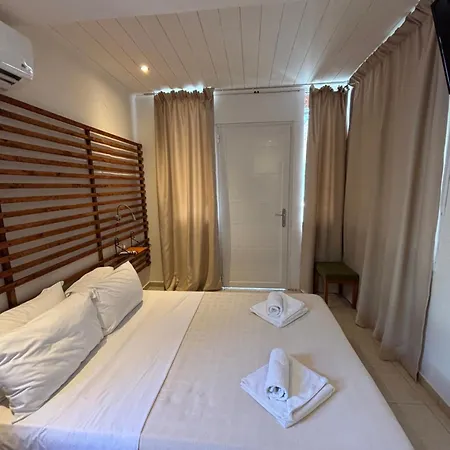 Physis Oikos Beachfront Apartment