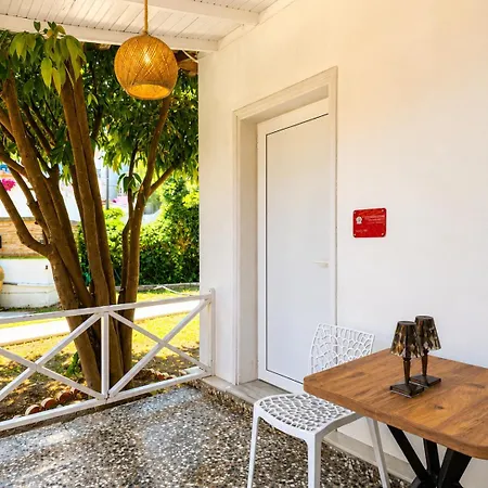 Lejlighed Physis Oikos Beachfront *