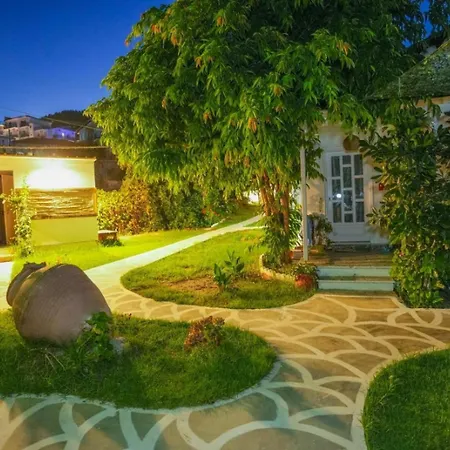 Physis Oikos Beachfront Apartament Skiathos